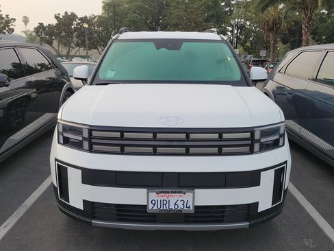 Used 2025 Hyundai Santa Fe SEL image 2