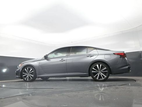 Used 2020 Nissan Altima 2.0 Platinum FWD image 24