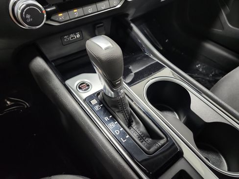 Used 2024 Nissan Altima 2.5 SV AWD/4WD image 22