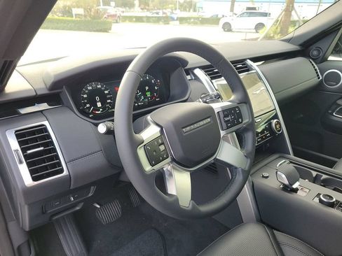 New 2025 Land Rover Discovery S AWD/4WD image 25