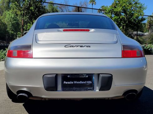 Used 2001 Porsche 911 Carrera RWD image 6