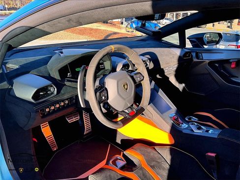 Used 2022 Lamborghini Huracan STO image 13