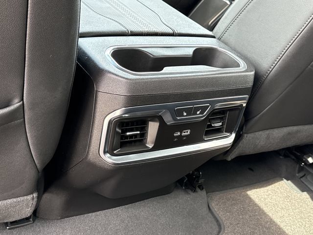 Used 2024 Chevrolet Silverado 1500 High Country w/ Technology Package AWD/4WD image 11