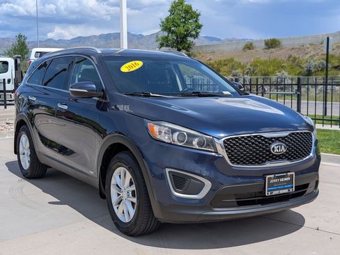 Used 2016 Kia Sorento AWD w/ LX Convenience Package image 7