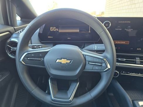 Used 2026 Chevrolet Equinox EV LT image 24