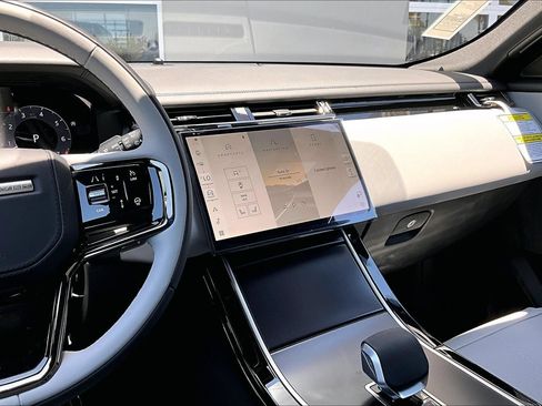 New 2026 Land Rover Range Rover Velar Dynamic SE AWD/4WD image 7