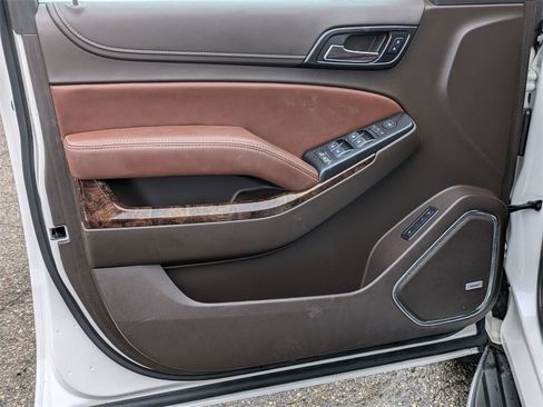 Used 2020 Chevrolet Tahoe Premier w/ Premier 6.2L Value Package image 13