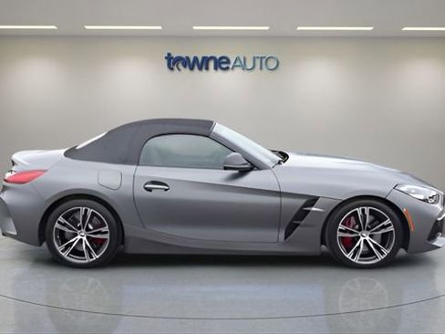 Used 2021 BMW Z4 M40i w/ Executive Package image 12