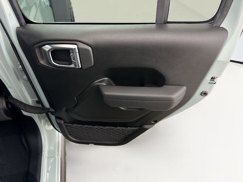 Used 2024 Jeep Wrangler Willys image 30