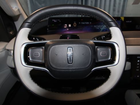 New 2026 Lincoln Navigator Reserve image 9