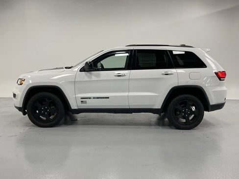 Used 2021 Jeep Grand Cherokee Freedom Edition image 2