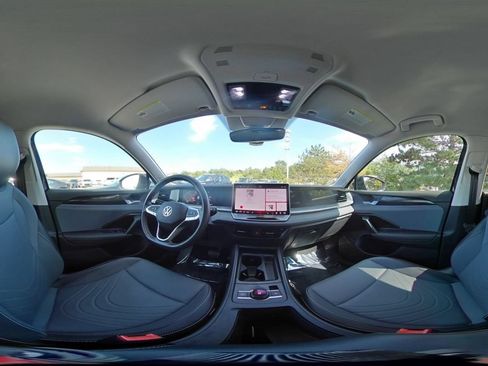 Used 2026 Volkswagen Tiguan SE AWD/4WD image 45