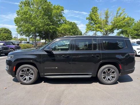 Used 2024 Jeep Wagoneer Series II w/ Flexible Seating Group image 6