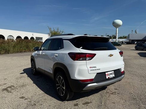 Used 2024 Chevrolet TrailBlazer LT w/ Driver Confidence Package image 10