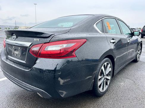 Used 2017 Nissan Altima 2.5 SR FWD image 3