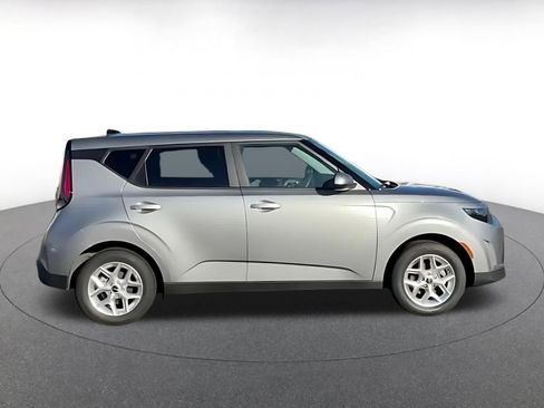 Used 2025 Kia Soul LX w/ LX Technology Package image 15
