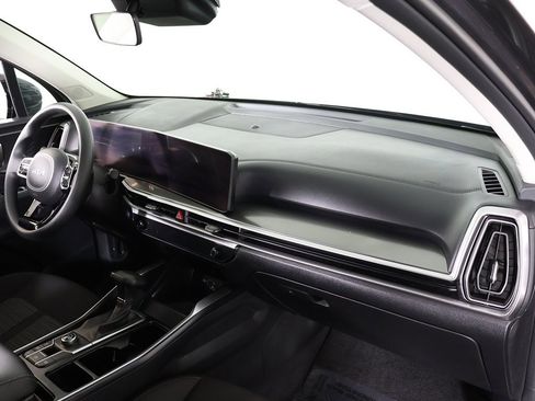 Used 2025 Kia Sorento LX image 25