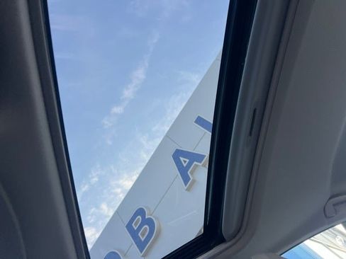 Used 2023 Toyota Camry SE image 16