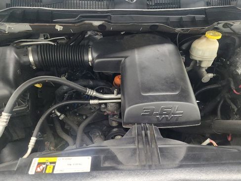 Used 2017 RAM 1500 Express AWD/4WD image 30