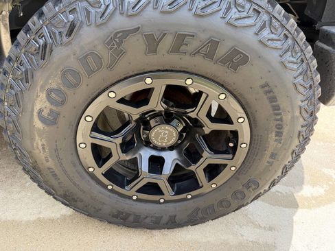 Used 2017 Jeep Wrangler Unlimited Sport w/ Quick Order Package 24S AWD/4WD image 15