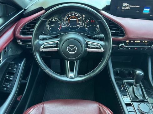 Used 2022 MAZDA MAZDA3 s image 17