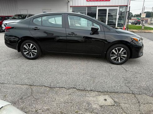 Used 2025 Nissan Versa SV w/ Trunk Package FWD image 4