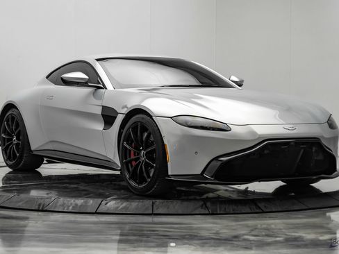 Used 2019 Aston Martin V8 Vantage Coupe RWD image 26