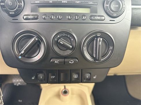 Used 2008 Volkswagen Beetle S image 20