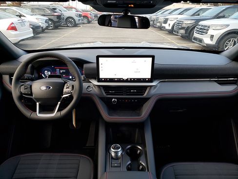 New 2026 Ford Explorer ST-Line w/ ST-Line Street Pack image 13