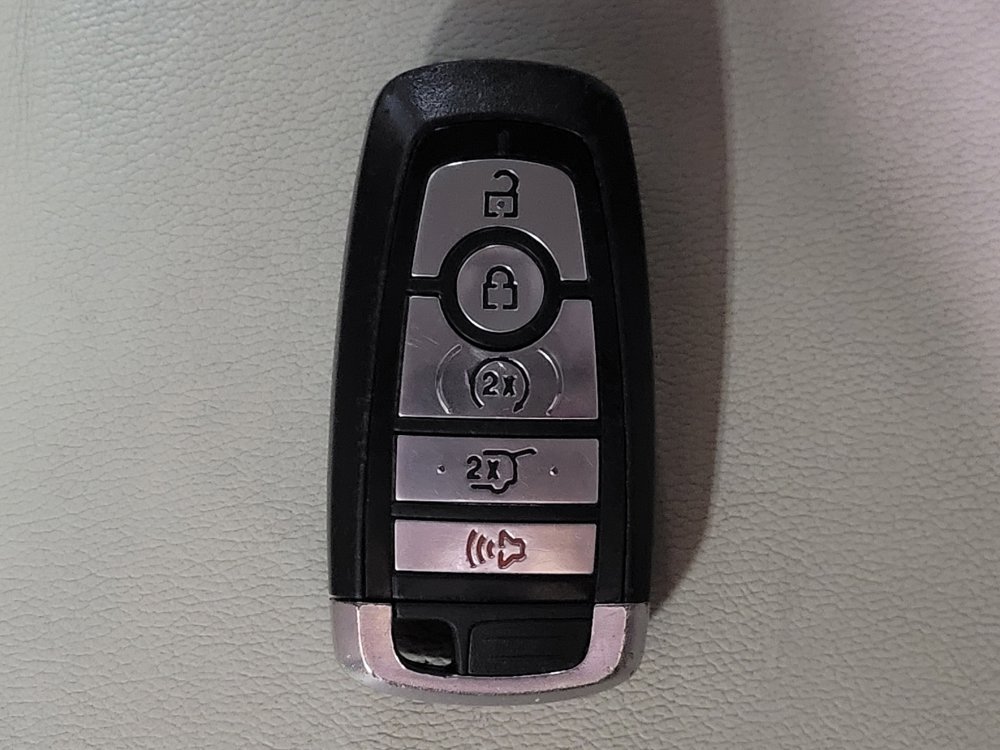 Used 2019 Ford Edge Titanium w/ Equipment Group 301A FWD image 32