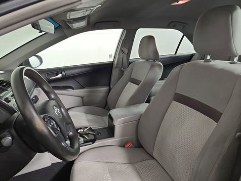 Used 2014 Toyota Camry LE image 12