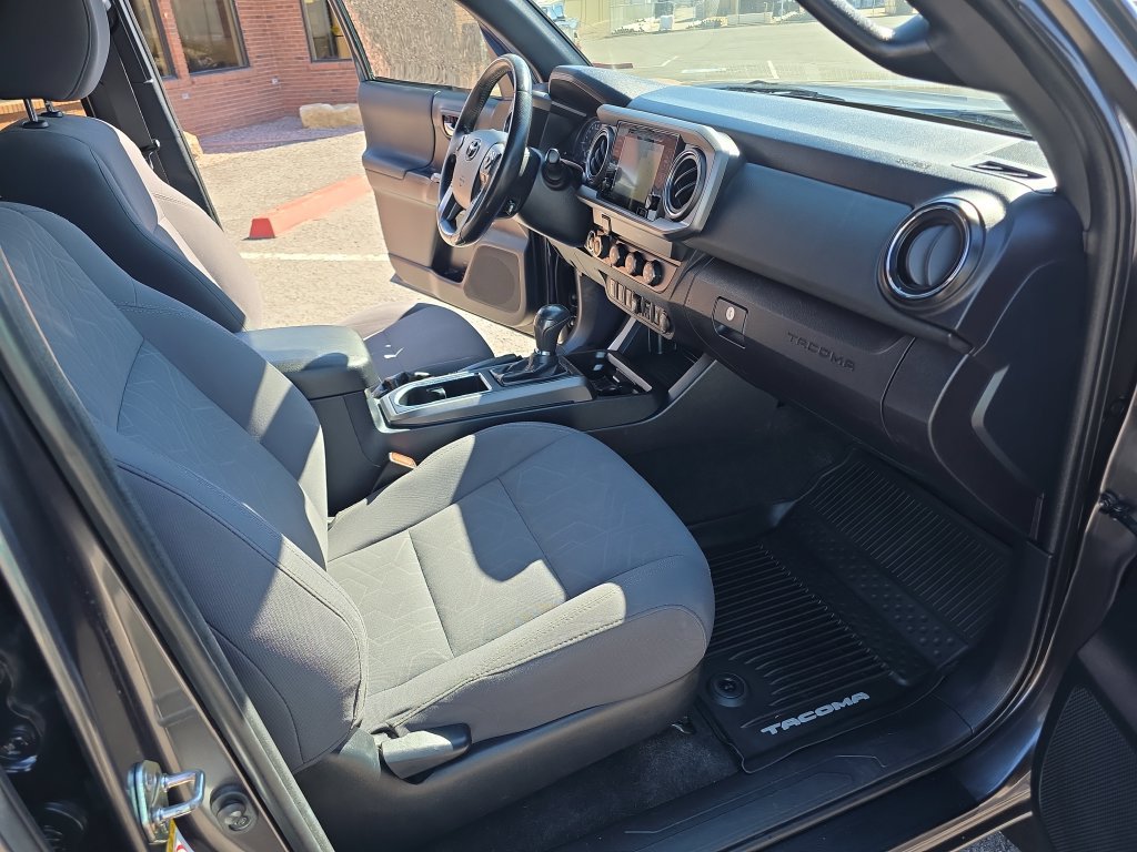 Used 2019 Toyota Tacoma TRD Off-Road w/ Technology Package AWD/4WD image 30