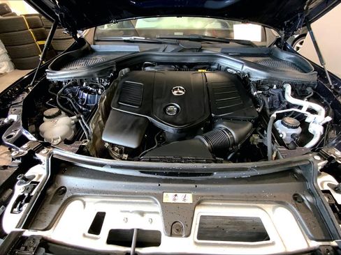Used 2024 Mercedes-Benz GLC 300 4MATIC image 25