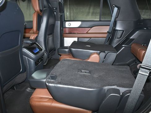 Used 2023 Lincoln Navigator Reserve image 56