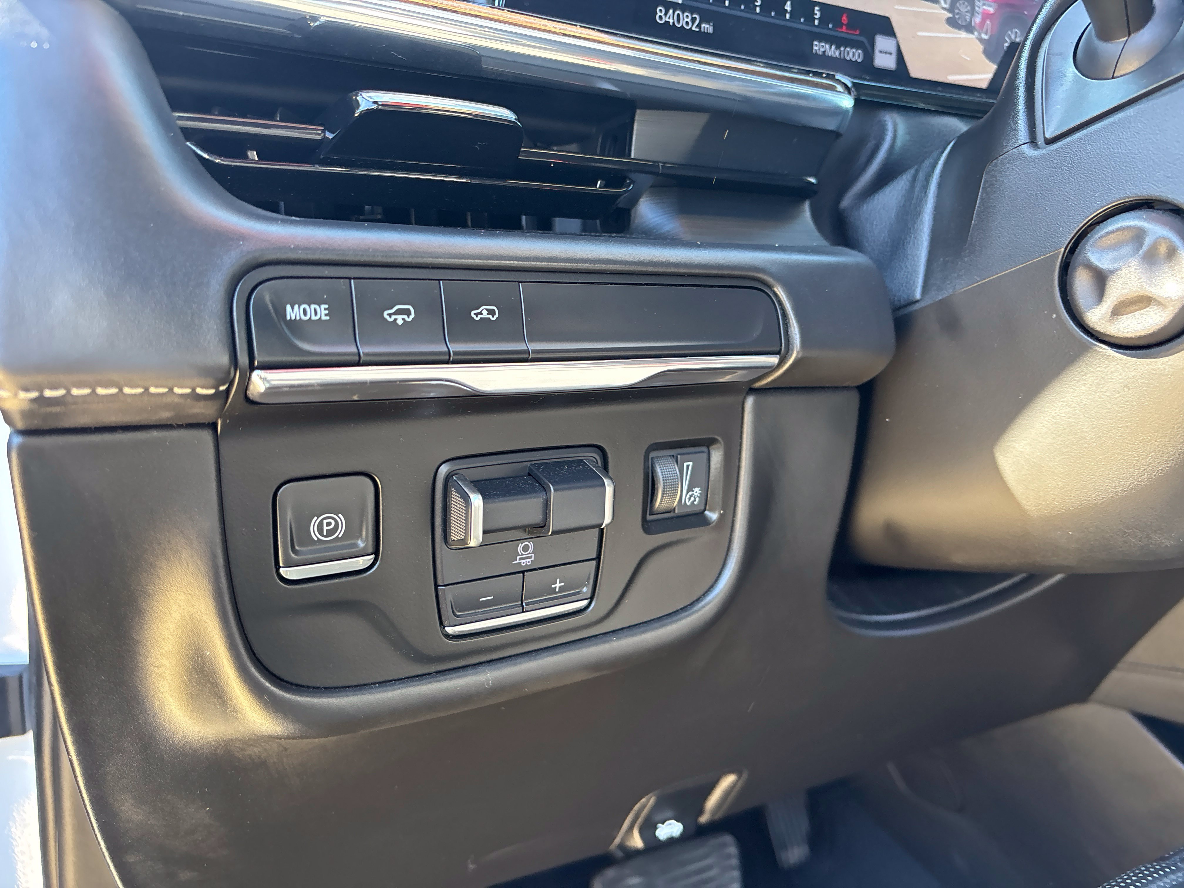 Used 2021 Cadillac Escalade Sport Platinum RWD image 25