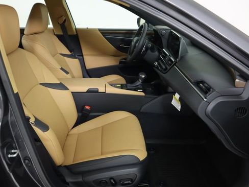 New 2025 Lexus ES 350 w/ Premium Package image 13