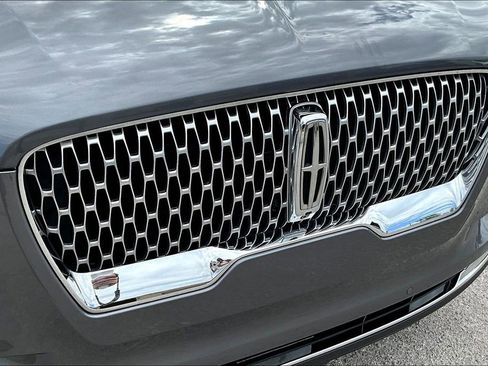 Used 2022 Lincoln Aviator Reserve w/ Equipment Group 201A RWD image 31