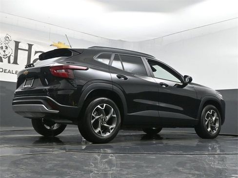 New 2026 Chevrolet Trax LT image 11