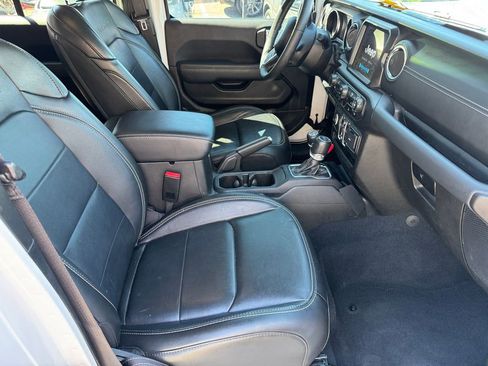 Used 2023 Jeep Wrangler Unlimited Sahara image 22