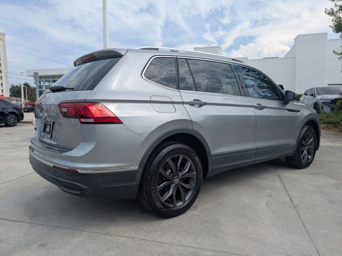 Certified 2023 Volkswagen Tiguan SE FWD image 4