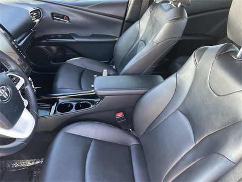 Used 2017 Toyota Prius Prime Advanced image 20