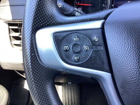 Used 2024 GMC Terrain SLE image 6