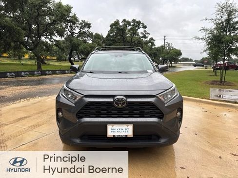Used 2019 Toyota RAV4 XLE Premium FWD image 7