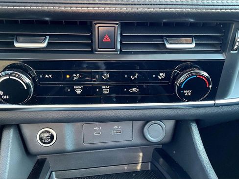 Used 2023 Nissan Rogue S image 30