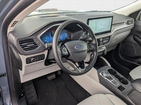 New 2025 Ford Escape SE w/ PHEV Premium Package image 2