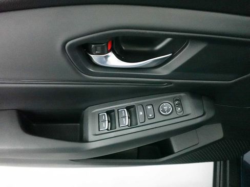 Used 2023 Honda Accord EX image 11