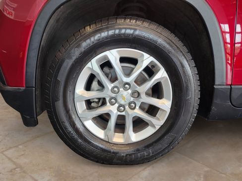 Used 2018 Chevrolet Traverse LT FWD image 26