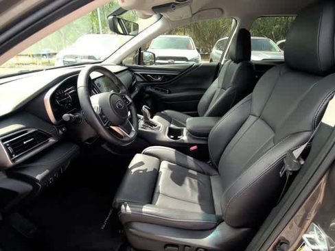 Used 2022 Subaru Outback Limited image 2