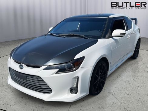 Used 2014 Scion tC FWD image 1
