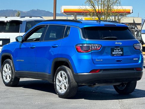 Used 2024 Jeep Compass Latitude image 7